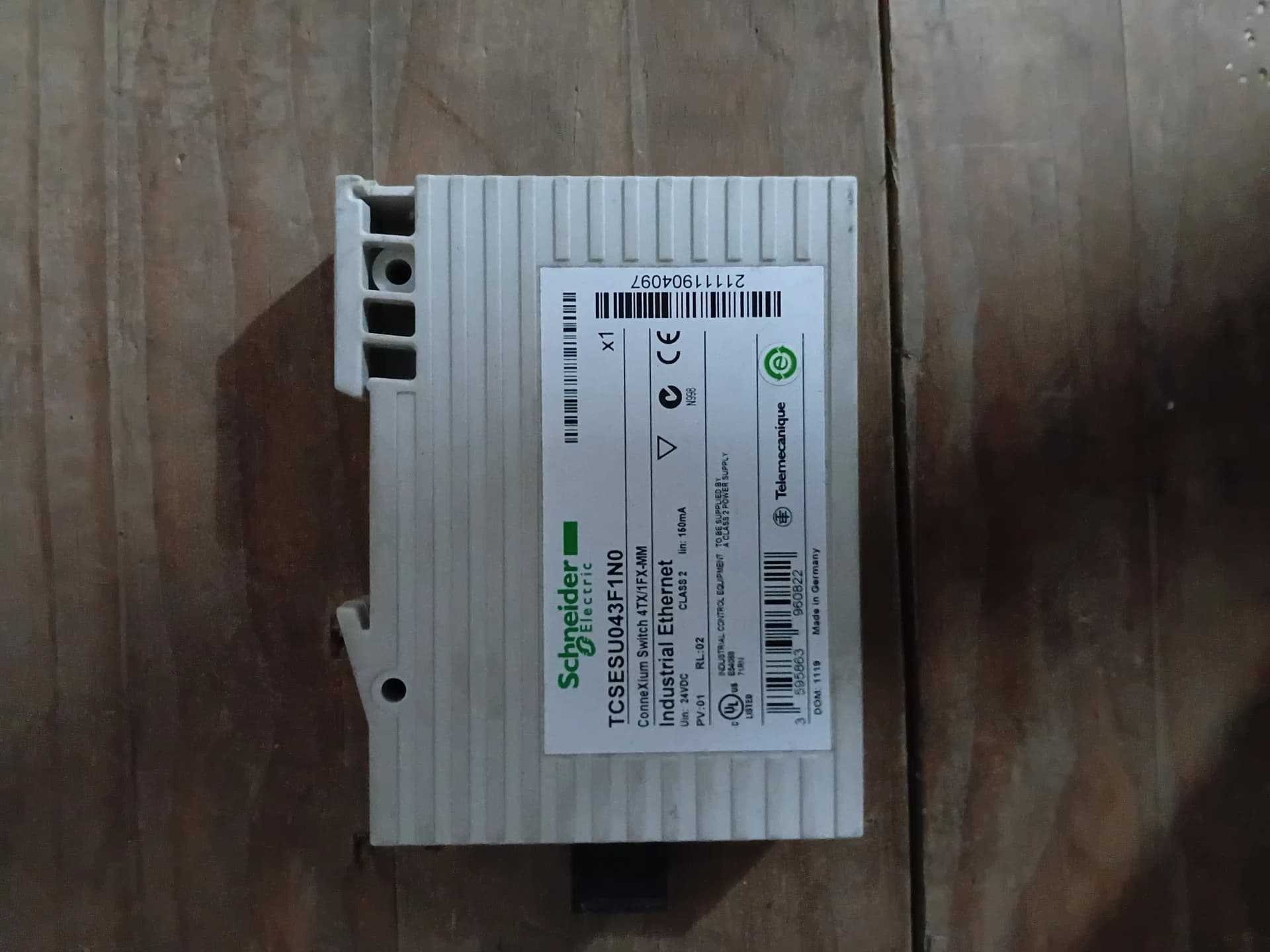 Switch Industrial Schneider Connexium TCSESU043F1N0 - 4TX/1FX - Ótimo Estado + NF - Foto 1