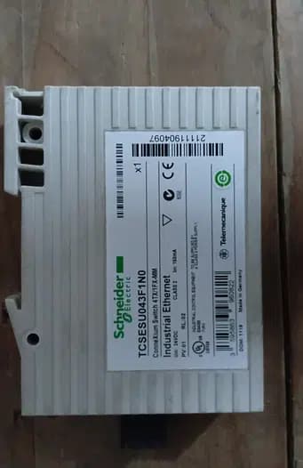 Switch Industrial Schneider Connexium TCSESU043F1N0 - 4TX/1FX - Ótimo Estado + NF