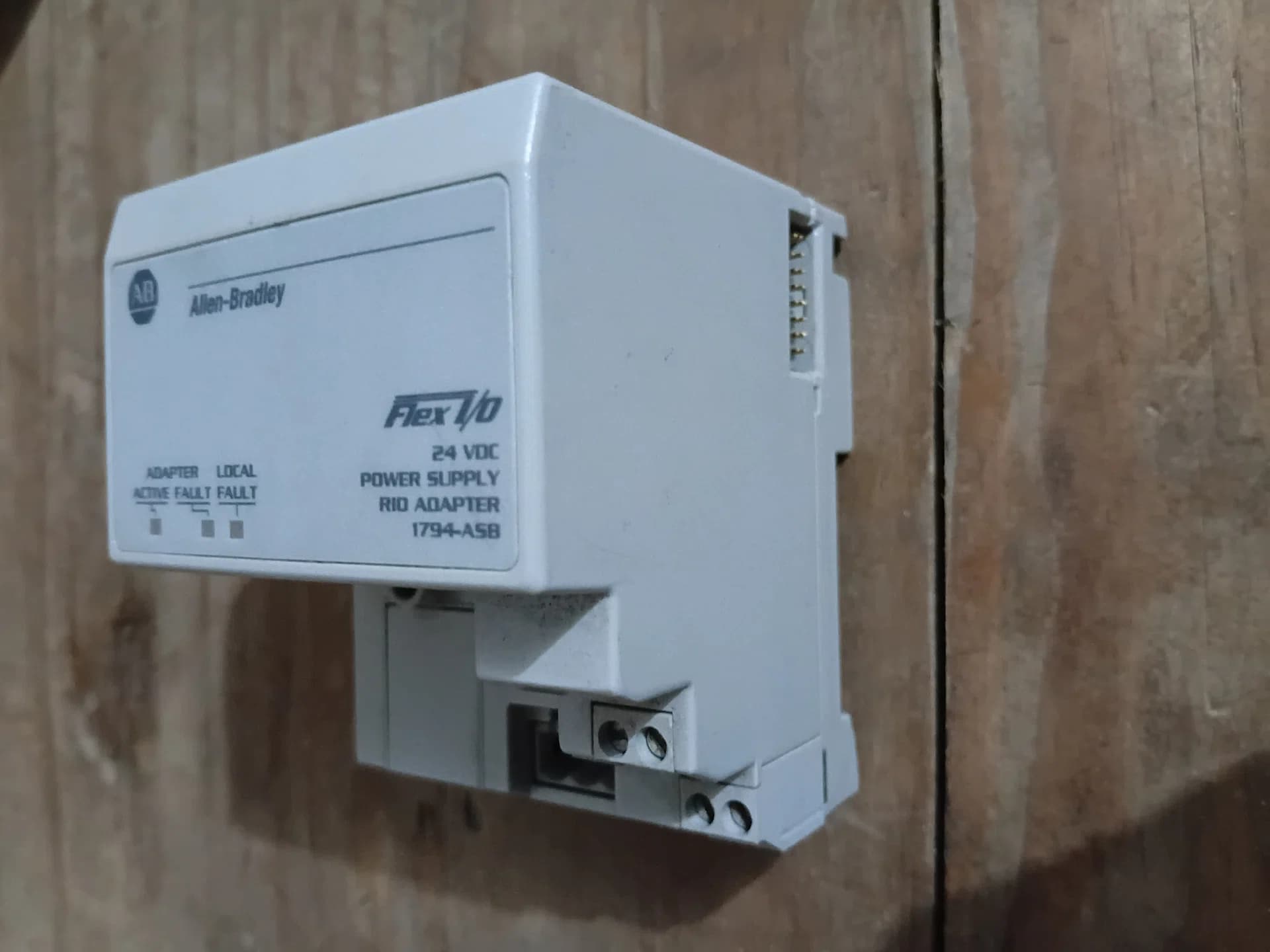 Adaptador RIO Allen-bradley 1794-ASB Série D - FLEX I/o - Usado + NOTA Fiscal - Foto 3