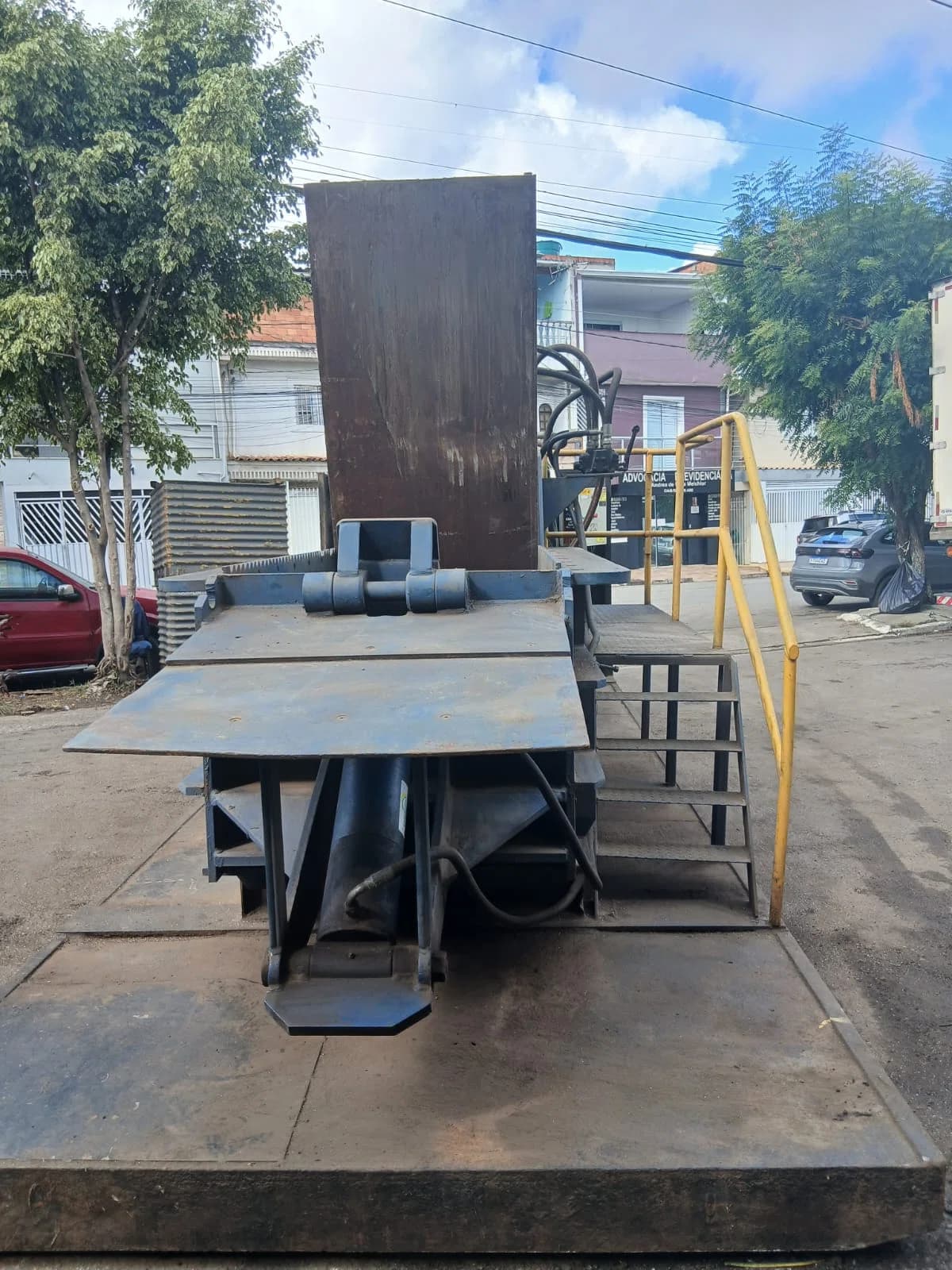 Prensa Sucateira com Motor Weg 30 CV - Foto 2