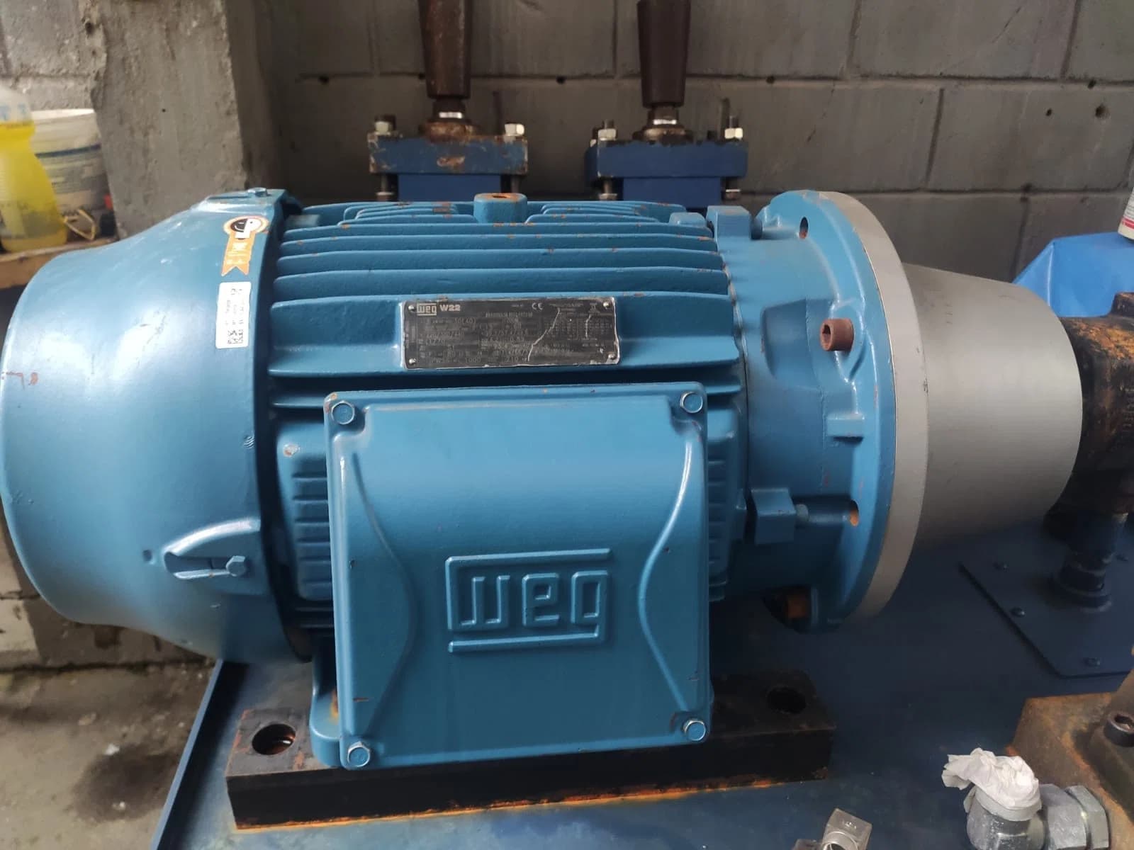 Weg Motor Trif 40cv 4p 200m 220/380/440 - Foto 1